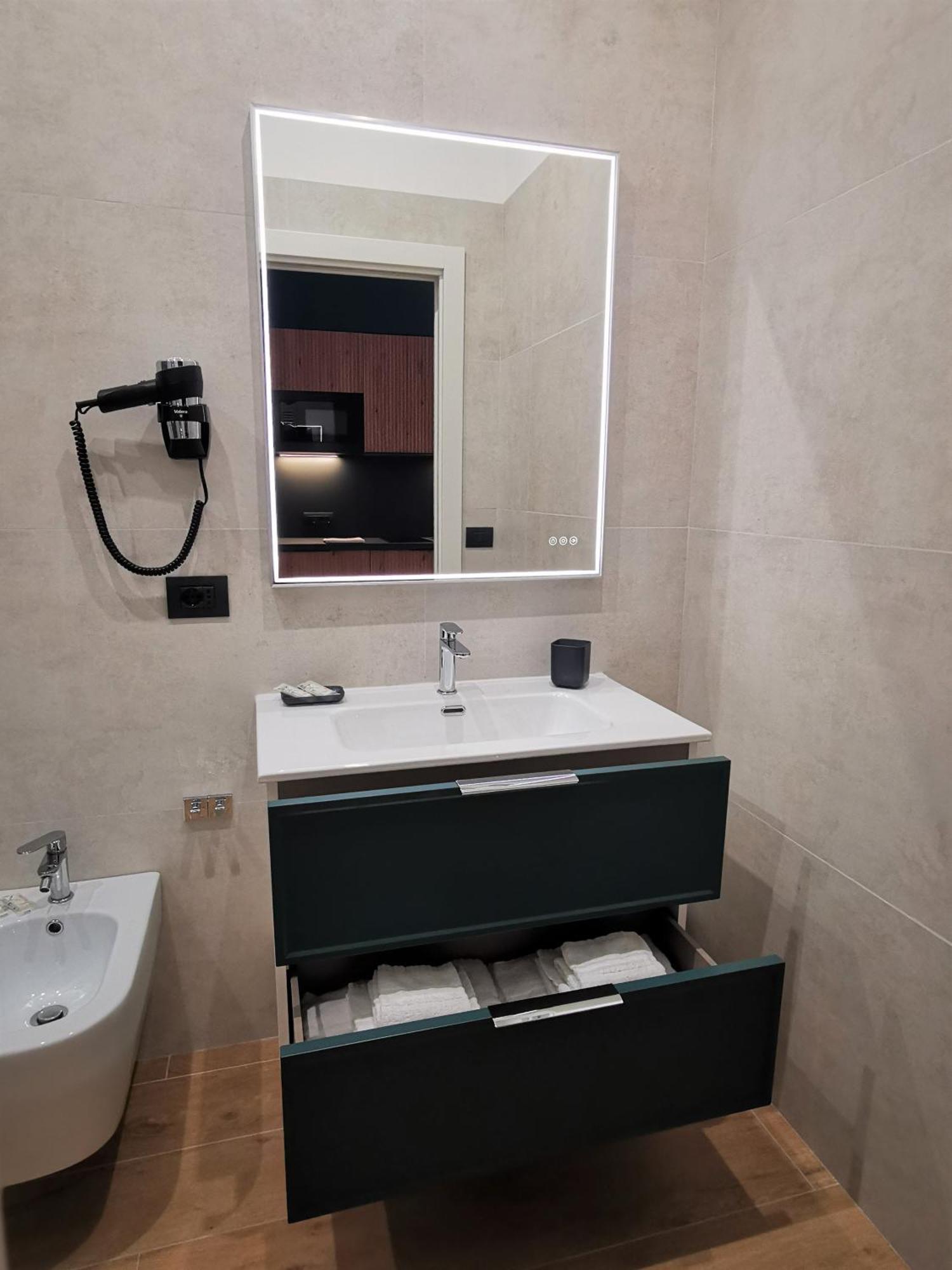 Cattaro 65 - Flexible Check-In Apartments 巴里 外观 照片